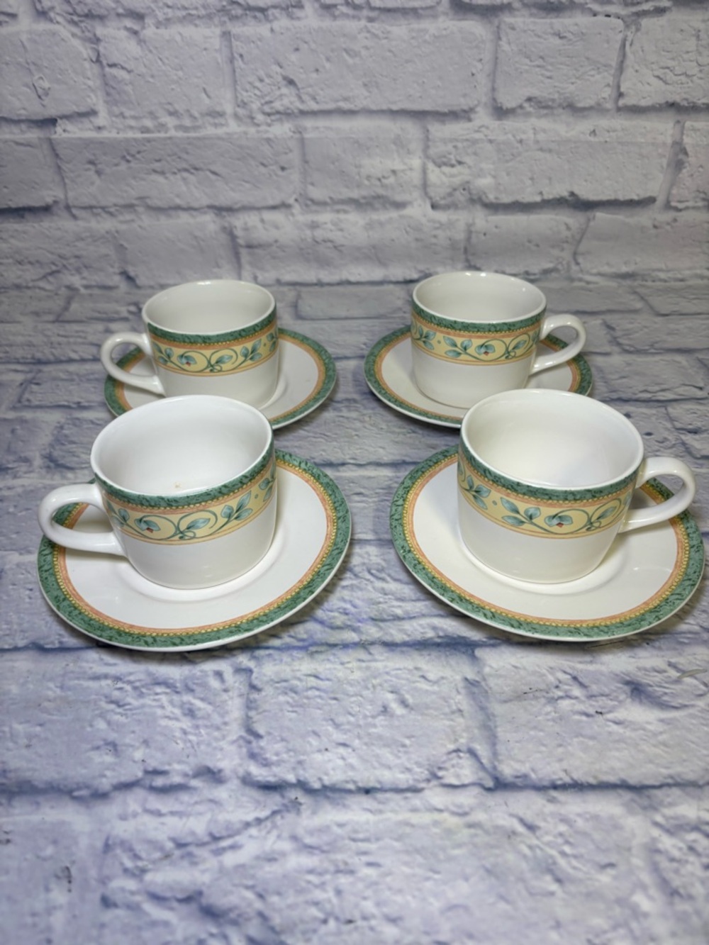 Pfaltzgraff French Quarter  Stoneware  Mugs Saucers Set of 4 Green Yellow Vtg